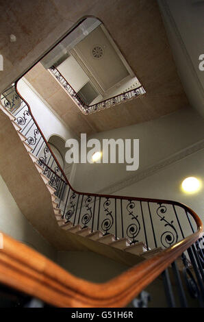 L'escalier Nelson dans la Somerset House récemment rénovée, construite sur le site d'un palais royal du XVIe siècle, qui s'ouvre au public le 26/05/00. * les architectes impliqués dans la rénovation étaient Donald Insol Associates, Peter Inskip et Peter Jenkins, et Jeremy Dixon Edward Jones. Banque D'Images