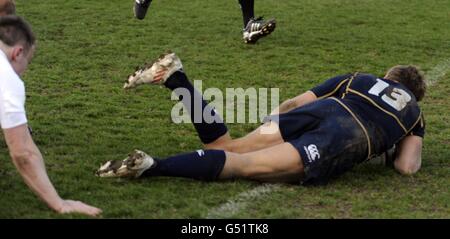Rugby Union - internationale des moins de 18 ans - Écosse / Angleterre - Mansfield Park.Cameron Lawrie-Mackenzie, en Écosse, a fait un essai lors de l'internationale des moins de 18 ans à Mansfield Park, à Hawick. Banque D'Images