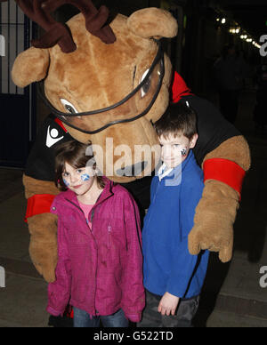 Rugby Union - RaboDirect PRO12 - Edinburgh Rugby v Newport-Gwent Dragons - stade Murrayfield Banque D'Images