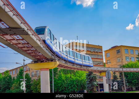 Rues de la région de Moscou avec la Russie, train monorail Banque D'Images