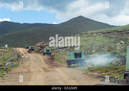 Le Lesotho, Mokhotlong, près de Sani Pass, Chinois Projet de construction de route au Lesotho près de Sani Pass Banque D'Images