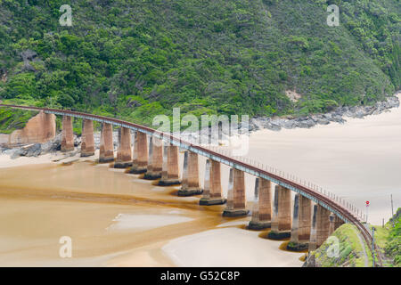 L'Afrique du Sud, Western Cape, Désert, Garden Route, pont de chemin de fer historique à WIlderness Banque D'Images