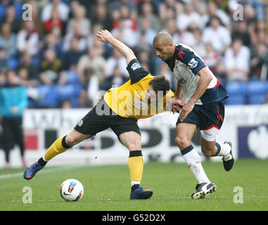 David Dunn de Blackburn Rovers (à gauche) et Darren Pratley de Bolton Wanderers (à droite) en action Banque D'Images