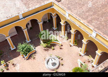 Cuba, Sancti Spiritus, Trinidad, vue du palais, Palais de Cantero dans la cour Banque D'Images