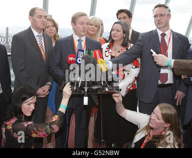 Taoiseach Enda Kenny (au centre) s'exprimant aujourd'hui au Fine Gael ARD Fheis au palais des congrès de Dublin. Banque D'Images