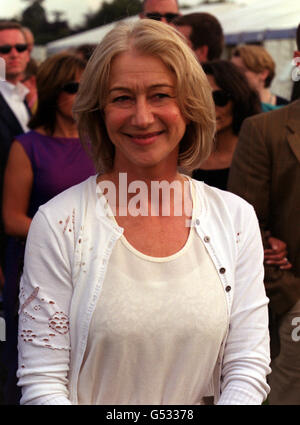 Polo Cartier Helen Mirren.L'actrice britannique Helen Mirren au tournoi de polo Cartier International 2000 à Windsor dans le Berkshire. Banque D'Images