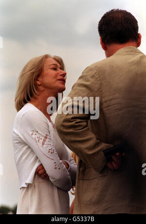 L'actrice britannique Helen Mirren au tournoi de polo Cartier International 2000 à Windsor dans le Berkshire. Banque D'Images