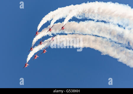 Royaume-uni, Ecosse, East Lothian, North Berwick, flèches rouges sur le vol en formation lors de l'Assemblée nationale d'Écosse Airshow dans East Fortune Banque D'Images