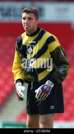 Soccer - Endsleigh League Division One - Barnsley et Oldham Athletic.Paul Gerrard, Oldham Athletic Banque D'Images