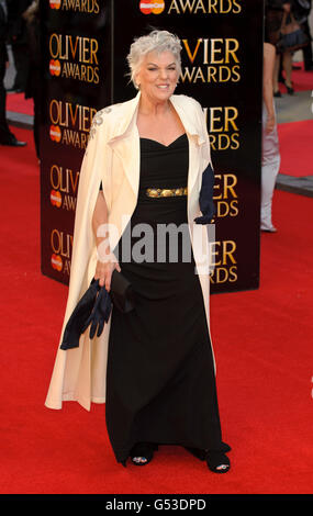 Prix Olivier 2012 - Londres.Tyne Daly arrive aux Olivier Awards 2012, à l'Opéra Royal, à Covent Garden, dans le centre de Londres. Banque D'Images