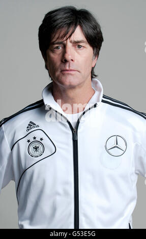 Joachim Loew, manager de l'équipe nationale de football allemande, à la séance photo portrait officiel de la Men's national allemand Banque D'Images