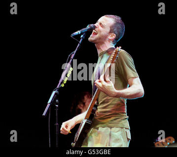 V2000 Travis Fran Healy Banque D'Images