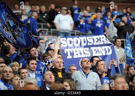 Football - FA Cup - demi-finale - Liverpool v Everton - Wembley Stadium.Les fans d'Everton tiennent une bannière de lecture "coussis this End", dans les stands Banque D'Images