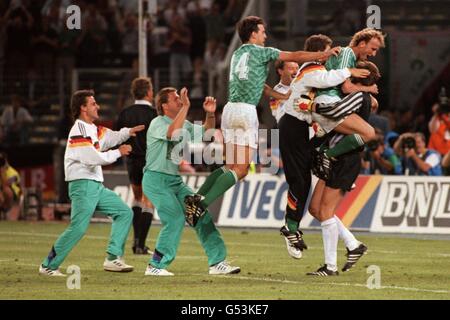 - Coupe du Monde de football Italia 90 - Semi Final - l'Angleterre v l'Allemagne de l'Ouest Banque D'Images