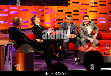 (De gauche à droite) Graham Norton, Zak Efron, Matt LeBlanc et Lee Mack pendant le tournage de l'édition de cette semaine du Graham Norton Show, aux London Studios à Londres. Banque D'Images