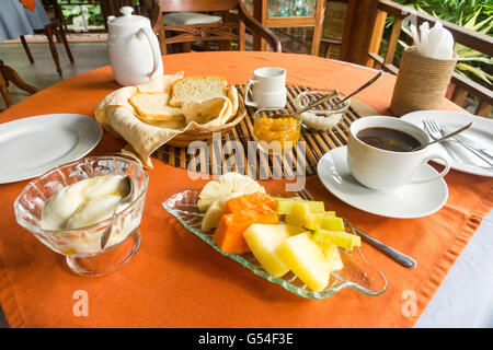 L'INDONÉSIE, Bali, Karangasem, petit déjeuner Banque D'Images