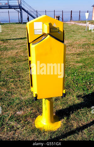 Instruments de mesure météorologique installé au sommet du mont Aigual, l'un des centres les plus importants en France météo. Banque D'Images