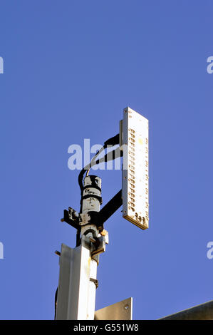 Instruments de mesure météorologique installé au sommet du mont Aigual, l'un des centres les plus importants en France météo. Banque D'Images