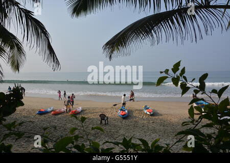 Goa, Inde - le 23 octobre 2015 - La vie à la plage à Goa sur plage d'Anjuna Banque D'Images