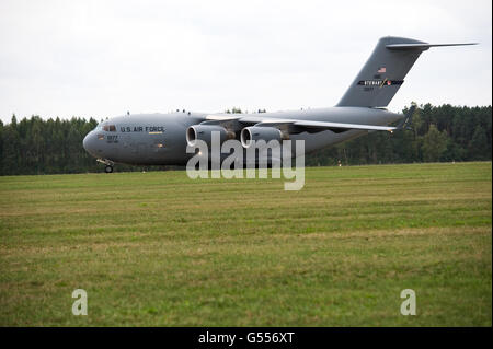 Lask, Pologne. 26 Septembre, 2015. C-17 Globemaster de l'US Air Force. ©Marcin Rozpedowski/Alamy Stock Photo Banque D'Images