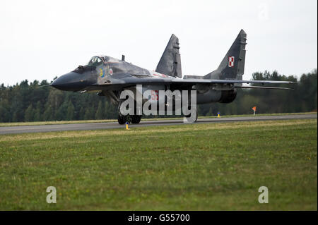 Lask, Pologne. 26 Septembre, 2015. MiG 29 de l'Armée de l'Air polonaise ©Marcin Rozpedowski/Alamy Stock Photo Banque D'Images