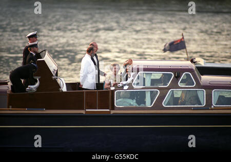 Transports - Royal Yacht Britannia - Pool of London Banque D'Images