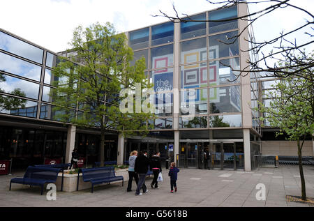 Vue générale sur l'entrée du centre commercial du Centre MK au centre-ville de Milton Keynes. Banque D'Images