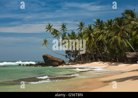 Sri Lanka, Galle Province, Unawatuna, Thalpe, Wijaya, plage tropicale idyllique Banque D'Images