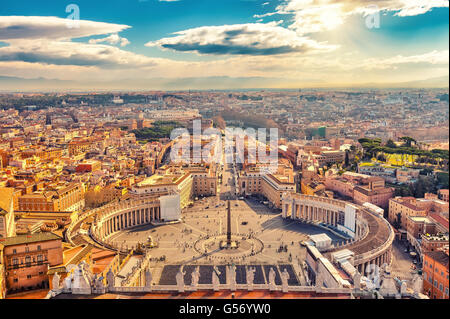 Vue aérienne de Rome à partir de la cathédrale Saint-Pierre Banque D'Images
