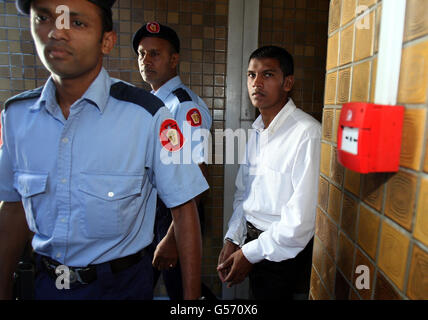 Avinash Treebhoowoon (à droite), arrive à la Cour suprême de Port Louis, Maurice, le quatrième jour du procès de meurtre de la citoyenne irlandaise Michaela McReavey, qui a été assassinée pendant sa lune de miel il y a un an. Banque D'Images