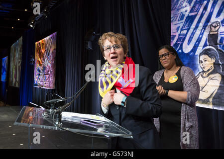 Detroit, Michigan - Mary Kay Henry, président de l'Union internationale des employés de Service. Banque D'Images