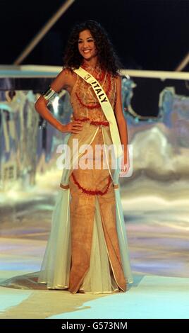 Miss Italie, Giorgia Palmas, 18, lors du concours Miss monde au Millennium Dome de Greenwich. Banque D'Images