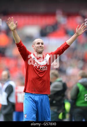 Le Matty Blair de York célèbre à la fin du Match après avoir remporté la promotion de la division Premier de Blue Square Bet Finale Banque D'Images