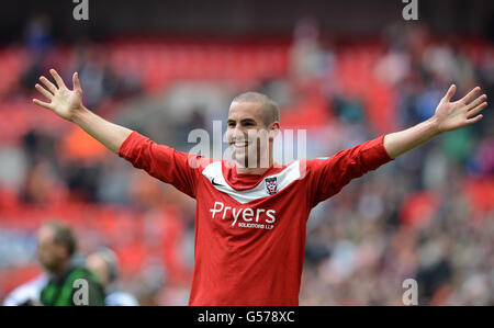 Le Matty Blair de York célèbre à la fin du Match après avoir remporté la promotion de la division Premier de Blue Square Bet Finale Banque D'Images