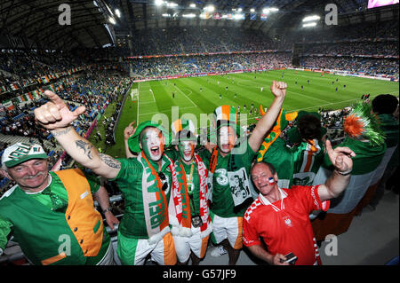 Football - UEFA Euro 2012 - Groupe C - République d'Irlande / Croatie - Stade municipal de Poznan.La République d'Irlande et la Croatie ont été fans avant le match de l'UEFA Euro 2012, Groupe C, au stade municipal, en Pologne. Banque D'Images