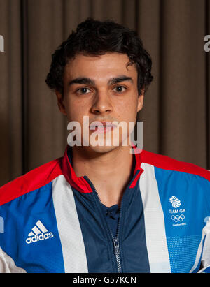 Husayn Rosowsky, le concurrent de la Great Britain's Men's Foil lors de l'annonce de Team GB à l'Institute of Education, Londres. Banque D'Images