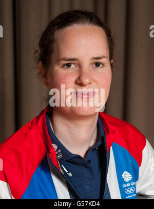 Louise Bond-Williams, la concurrente féminine de sabre en Grande-Bretagne, lors de l'annonce de Team GB à l'Institute of Education, Londres. Banque D'Images