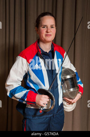 Olympiades - Escrime - annonce de l'équipe GB - Institut de l'éducation.Louise Bond-Williams, la concurrente féminine de sabre en Grande-Bretagne, lors de l'annonce de Team GB à l'Institute of Education, Londres. Banque D'Images