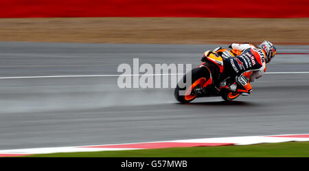 Motocyclisme - Grand Prix 2012 Hertz Grande-Bretagne - première journée - moto GP - Silverstone.Dani Pedrosa d'Espagne sur la Repsol Honda pendant la pratique à Silverstone, Northamptonshire. Banque D'Images