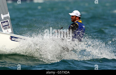 Ben Ainslie en Grande-Bretagne en action dans la classe Finn pendant la voile Skandia pour l'or à Weymouth, Dorset. Banque D'Images