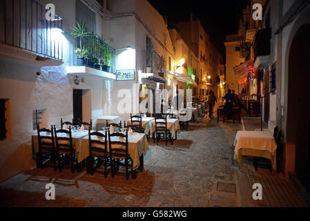 La ville d'Ibiza la nuit, Îles Baléares, Espagne Banque D'Images