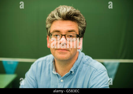 David Solomons, écrivain, romancier, scénariste, auteur de "Mon frère est un super héros", lauréat du prix 2016 Waterstones. Le Hay Festival de la littérature et les arts, Hay-on-Wye, Powys, Pays de Galles, Royaume-Uni, le 03 juin 2016 Banque D'Images