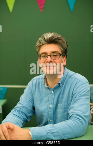 David Solomons, écrivain, romancier, scénariste, auteur de "Mon frère est un super héros", lauréat du prix 2016 Waterstones. Le Hay Festival de la littérature et les arts, Hay-on-Wye, Powys, Pays de Galles, Royaume-Uni, le 03 juin 2016 Banque D'Images