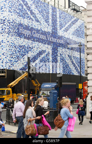 La porte St James's à Piccadilly Londres, qui a révélé son Jubilé de diamant célébrant sur Piccadilly en hommage à sa Majesté la reine Elizabeth II Banque D'Images