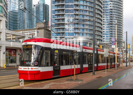 Tramway sur Simco Street , Toronto Banque D'Images