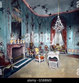 Voltaire-Zimmer Das im Schloß Sanssouci de Potsdam bei Berlin. L'Allemagne, la Prusse, la monarchie, le roi, image, noblesse, années 1900, 20e siècle, archive, Carl Simon, histoire, historique, coloriés à la main lame en verre, Allemand, prussien, philosophe, ami, l'intérieur, château, chambre, meubles de salon Banque D'Images