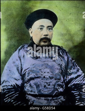 Yuan Shikai (1859 - 1916), chinesischer Militärführer und Politiker der Republik China. Voyage en Chine, portrait de Yuan Shikai, chef militaire chinois et homme politique de la République de Chine, histoire, historique, Carl Simon, toboggan en verre de couleur main Banque D'Images