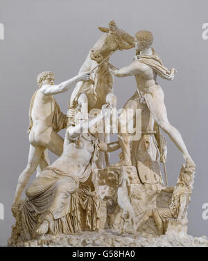 Naples. L'Italie. Le Taureau Farnèse, Musée Archéologique National de Naples. À partir de la Terme di Caracalla. Museo Archeologico Nazionale di Napoli. Banque D'Images