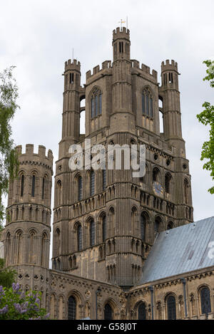 Tour ouest cathédrale d'Ely Cambridgeshire England UK Banque D'Images