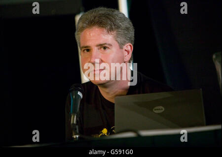 Telecom condamné pour hacker, Ed Cummings, alias Bernie S., parle à l'espoir, une convention annuelle des hackers, 22 juillet 2006, New York City, USA. Banque D'Images